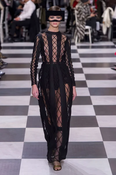 Look 26